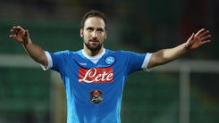Napoli, stop Higuain: botta alla caviglia