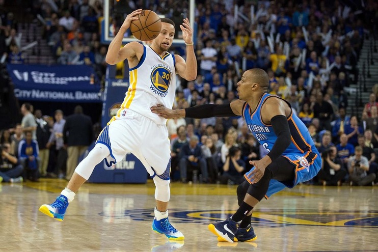 Curry doma Dallas e stanotte sfida San Antonio