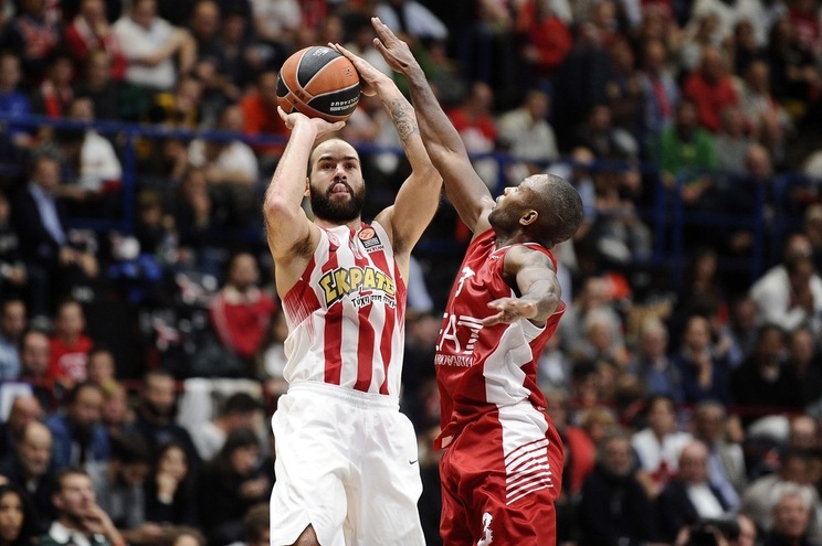 Basket Eurolega, Olympiacos e Bamberg quasi fuori Basket Eurolega, Olympiacos e Bamberg quasi fuori