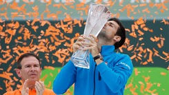 Tennis, Djokovic vince a Miami ed eguaglia Agassi