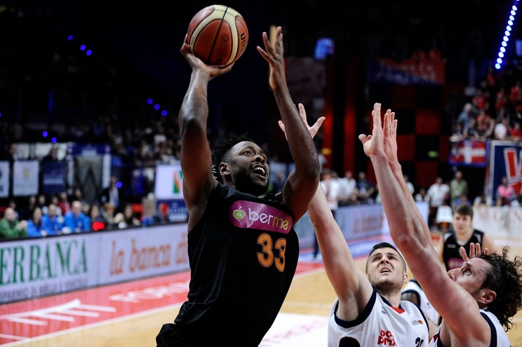 Basket A2, Biella beffata dall'ex Brackins