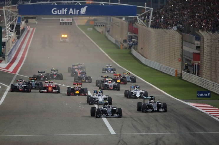 F1, Ecclestone vuole una gara il sabato