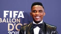 Eto'o in ginocchio: «Papà Moratti, torna presidente dell'Inter»