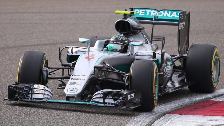 Rosberg alieno a Shanghai, delusione Vettel