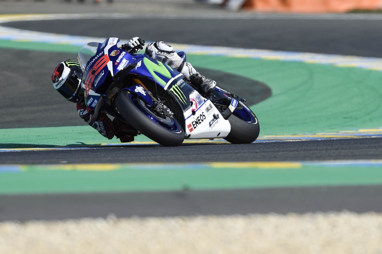 MotoGp, Le Mans: Lorenzo domina in lavagna