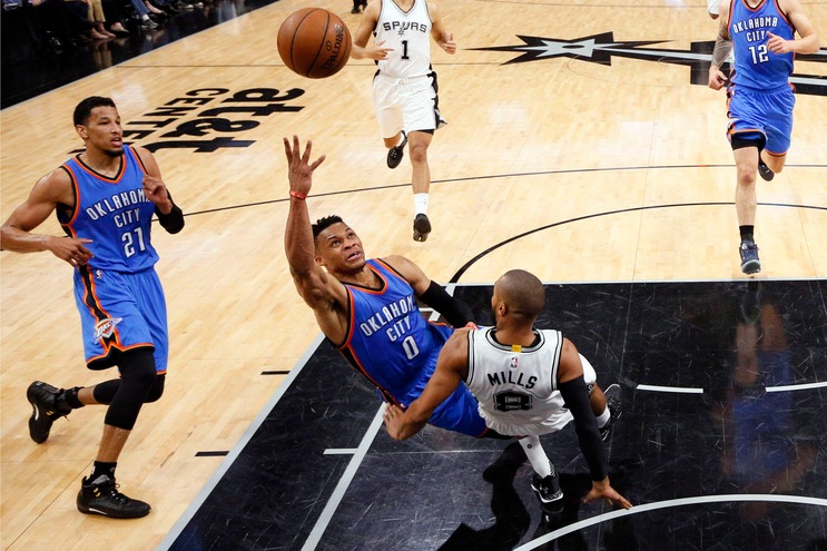Westbrook sbanca San Antonio, match-point Thunder