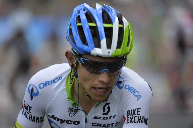 Ciclismo, Giro d'Italia: Chaves trionfa in cima