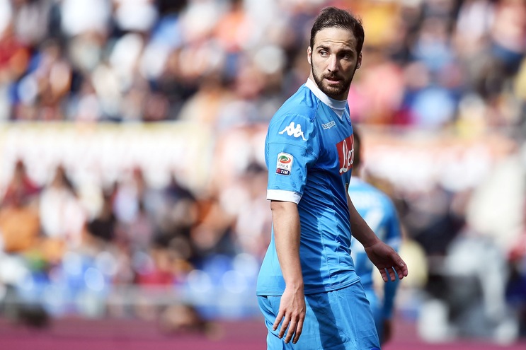 Calciomercato ansia Napoli, il Psg tratta Higuain
