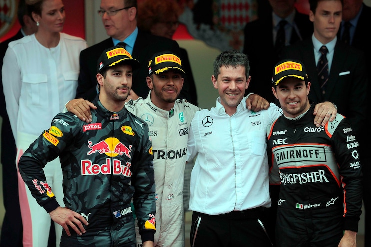 F1 Mercedes, Hamilton: «Complimenti a Ricciardo»