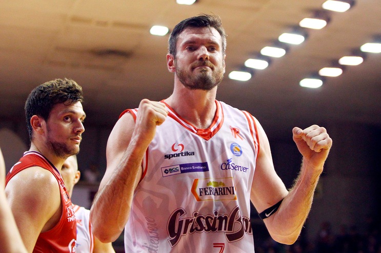 Basket: Reggio Emilia avanti per gara4