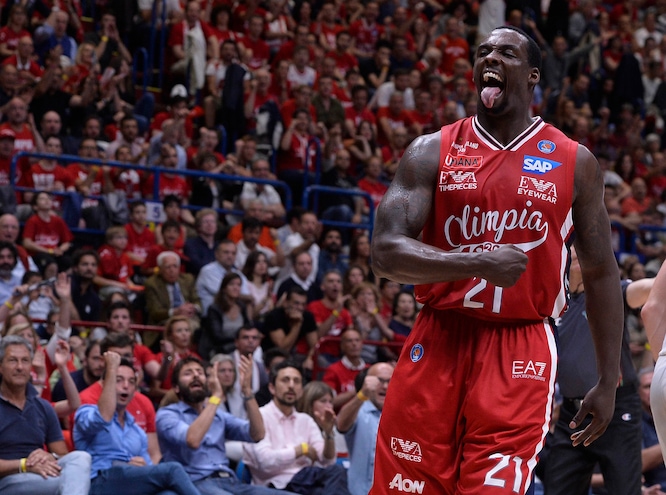 Milano torna avanti: Sanders regala il match-point