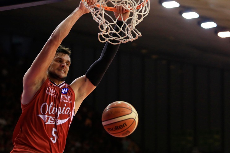 Basket NBA, Gentile vicino ai Rockets