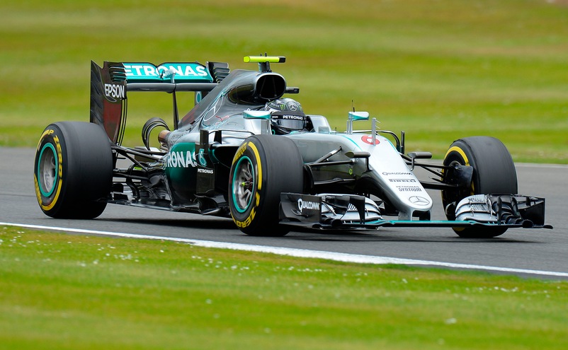 F1, Silverstone: Hamilton-Rosberg, duello anche in quota