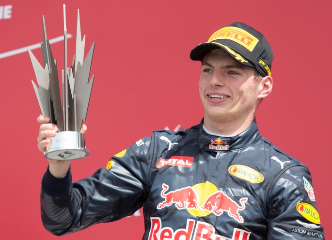 F1 Red Bull, Verstappen a caccia della Ferrari