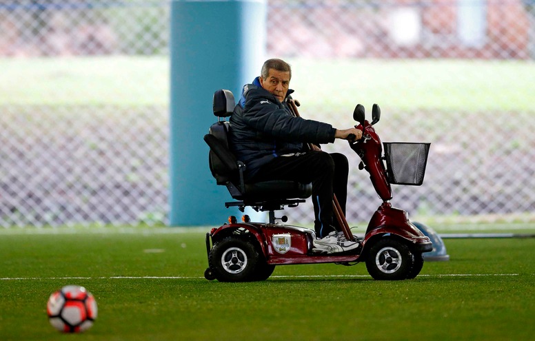 Calcio estero, Uruguay: Tabarez ha la sindrome di Guillain-Barré 