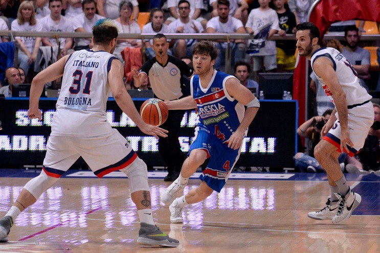 Roma va al Coni, Fernandez in attesa