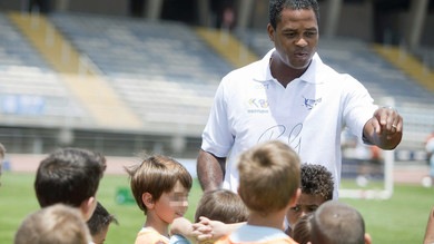 Calciomercato, Kluivert blocca Cavani: «Mercato Psg chiuso»