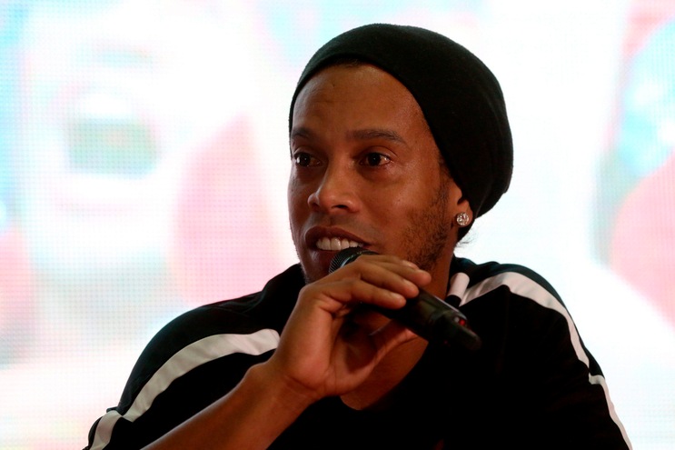 Ronaldinho: smetto di giocare per fare il cantante