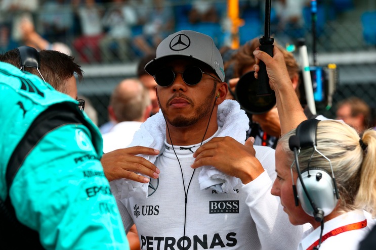 F1, Hamilton: «A Singapore pericolo Ferrari»
