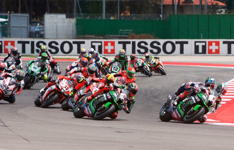 Sbk Germania, Davies stravince gara-1