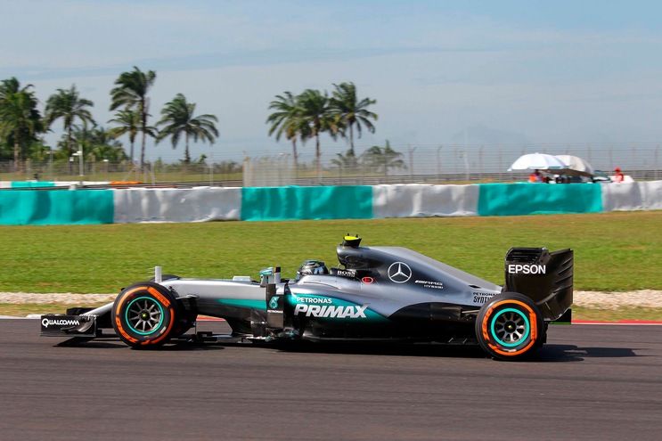 F1 Malesia: Rosberg inizia bene, Vettel quarto
