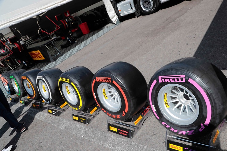 F1 Pirelli, Hembery: «Strategia complessa da pianificare»