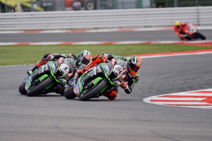 SBK, Magny Cours: Sykes-Rea nel Warm Up