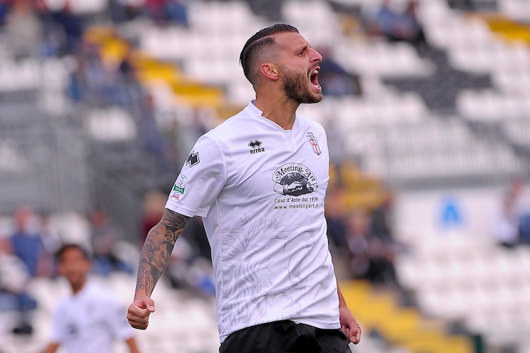 Calciomercato Pro Vercelli, ceduto Altobelli alla Salernitana