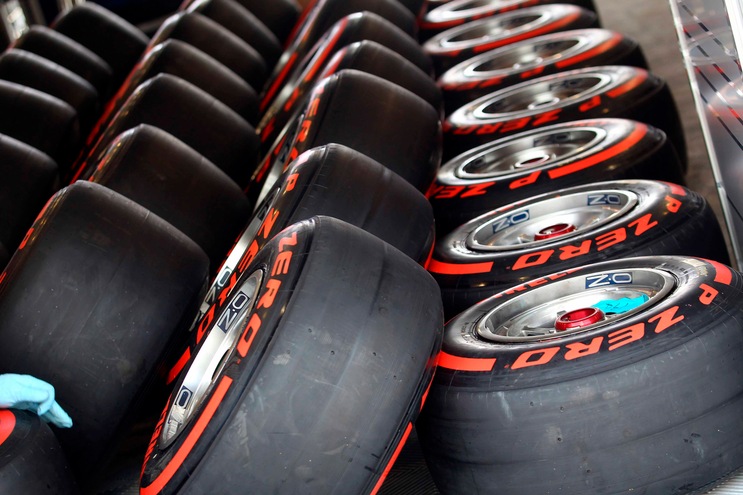 F1 Pirelli, Hembery: «Ipotesi due pit-stop»