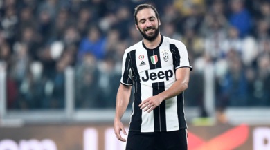 Higuain: «Doppietta col Napoli? Speriamo»
