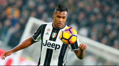 Juve, Alex Sandro studia da attaccante