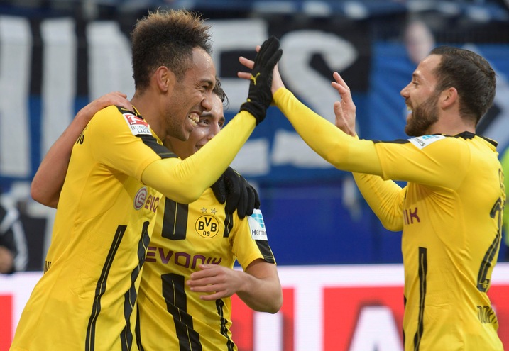 Bundesliga, Aubameyang show. Il Bayern Monaco frena