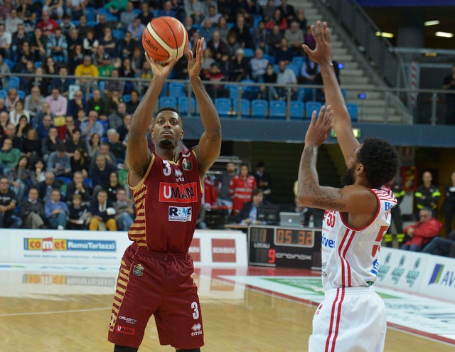 Basket Champions League, Ejim piega Rishon