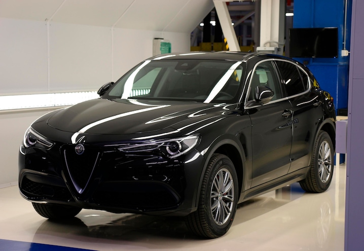 Alfa Romeo Stelvio, prime immagini la versione "base" Alfa Romeo Stelvio, prime immagini la versione "base"