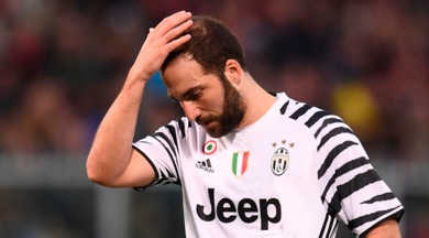 Genoa, entra Higuain e i tifosi cantano "Napoli! Napoli!" 