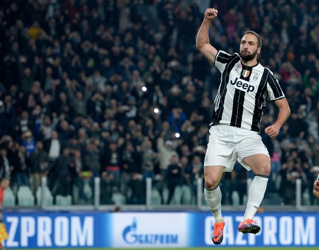 Juve-Roma, caccia al bomber: Higuain meglio di Dzeko