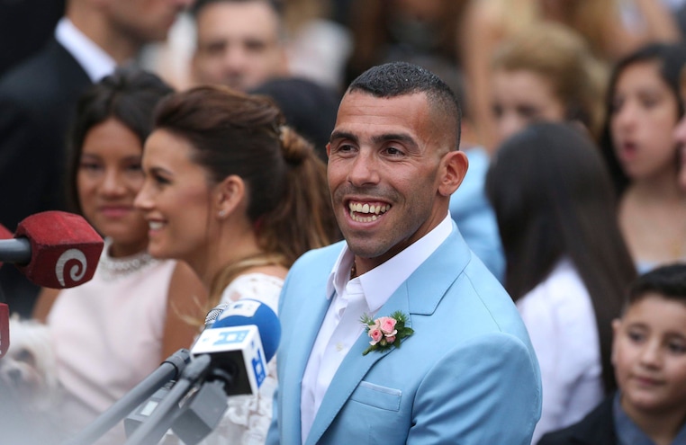 Tevez, nozze con scasso prima della Cina