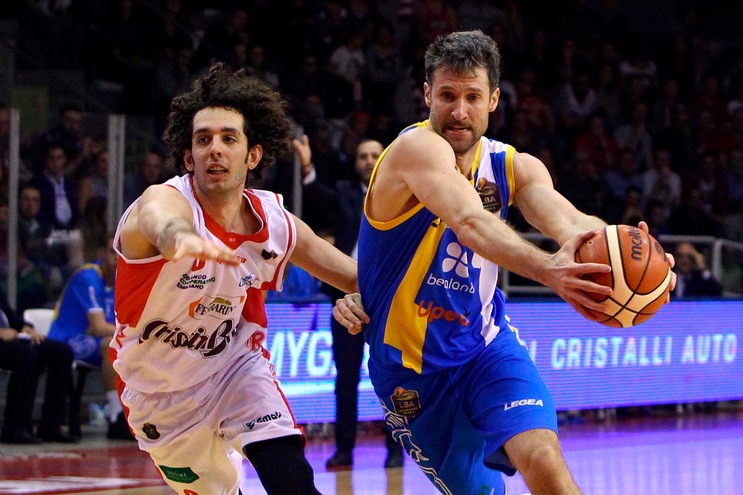 Tegola per Reggio Emilia: si ferma Della Valle