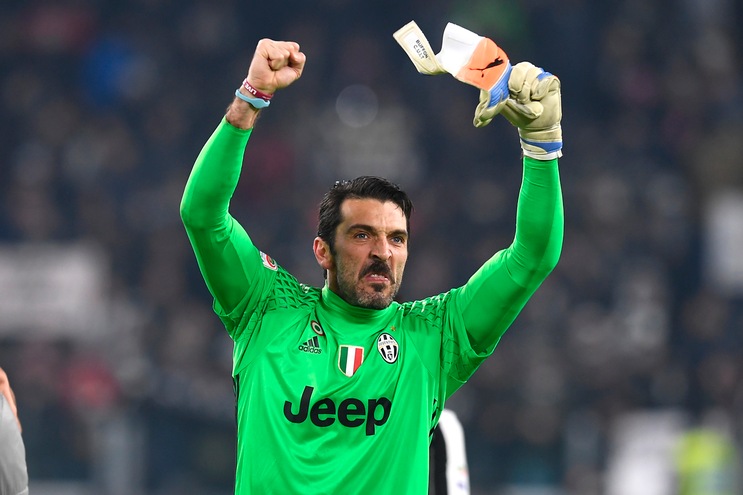 Juventus, Buffon vince il Pallone Azzurro 2016