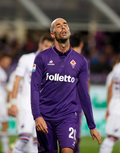Borja Valero si ferma in allenamento, salta il Pescara