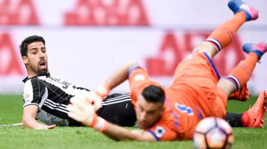 Juventus, ko anche Khedira: salta Germania-Inghilterra