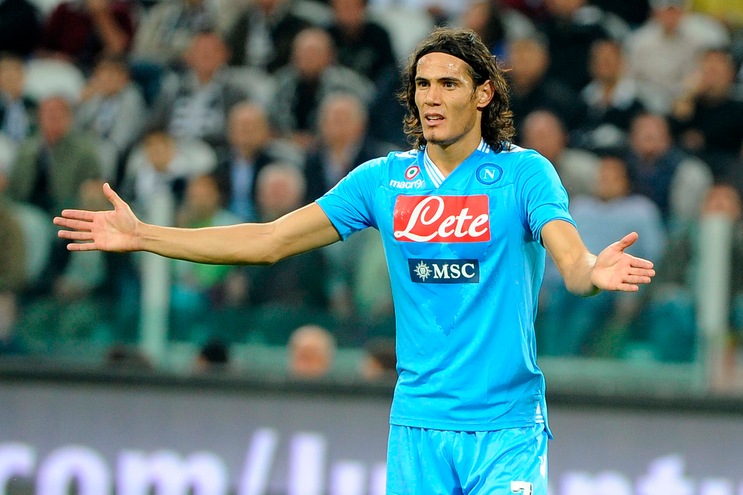 Cavani a Napoli per essere premiato come "Football Leader"