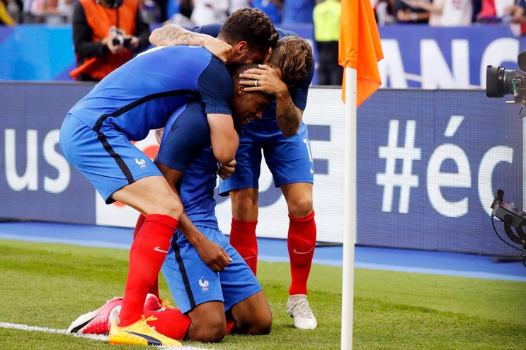 Francia-Inghilterra 3-2: decidono Umtiti, Sidibe e Dembele