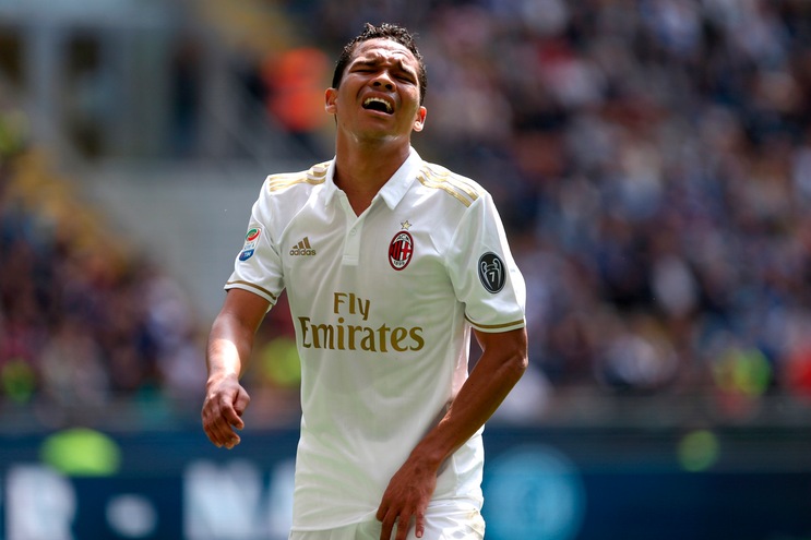 Calciomercato, Bacca cancella il Milan... anche dai social