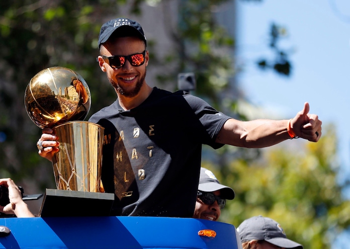 Basket NBA, a Natale torna Warriors-Cavaliers
