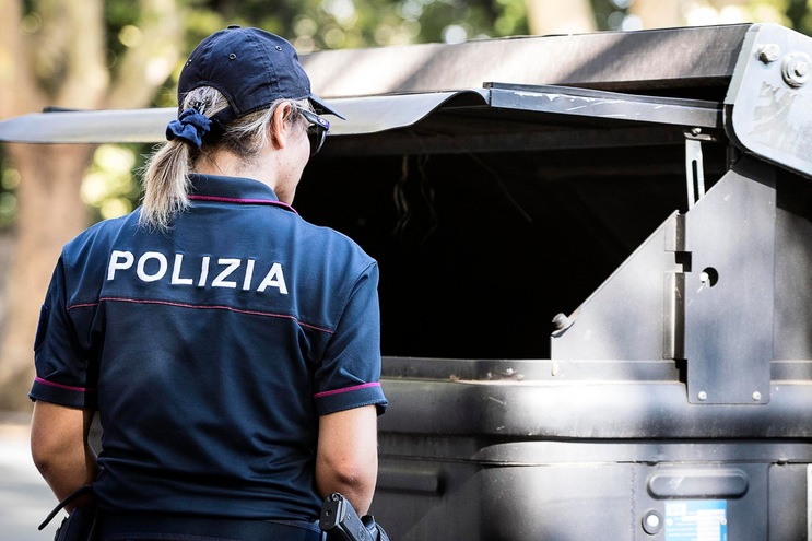 Roma Parioli, trovate gambe di donna in un cassonetto