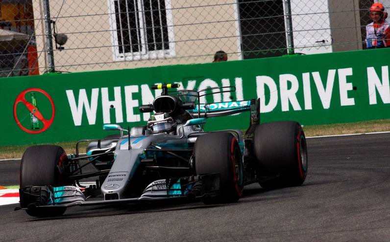 F1, a Monza Mercedes flash nei box