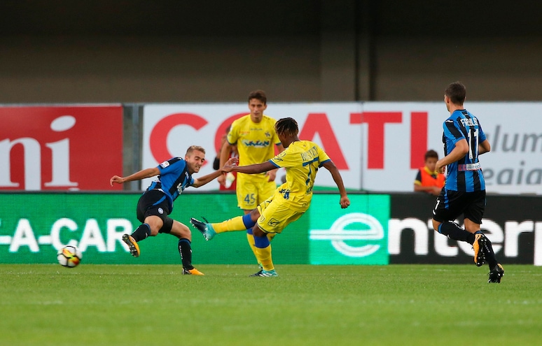 Chievo-Atalanta 1-1: Gomez replica a Bastien