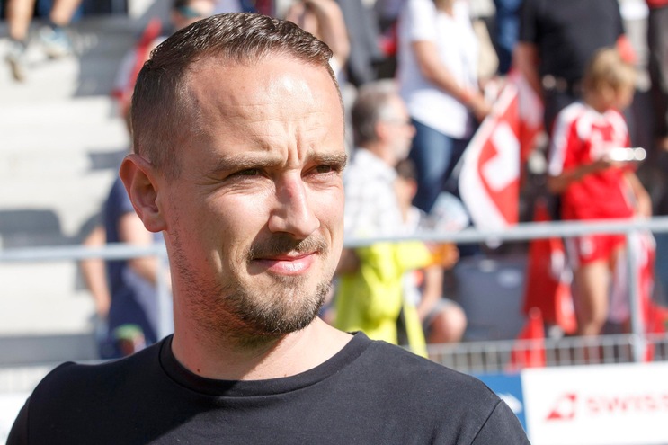 Inghilterra, licenziato l'allenatore della nazionale femminile 