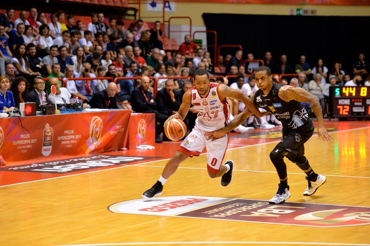 Supercoppa, Milano vola in finale trascinata da Goudelock